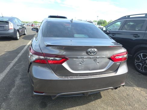 Used 2022 Toyota Camry SE image 7