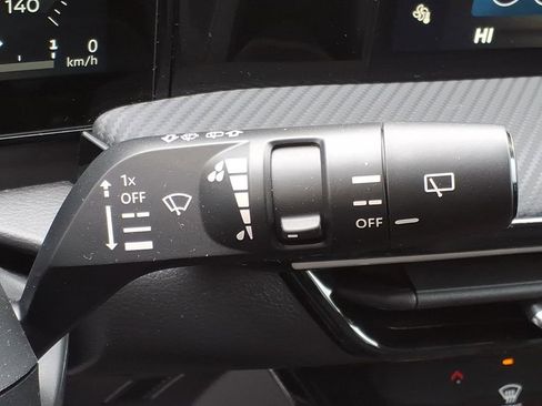 Used 2025 Nissan Kicks SR AWD/4WD image 22