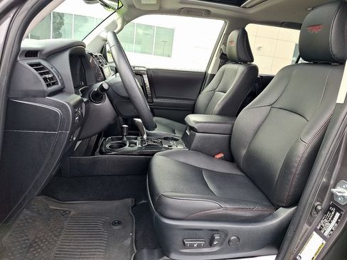 Used 2022 Toyota 4Runner TRD Off-Road Premium AWD/4WD image 15