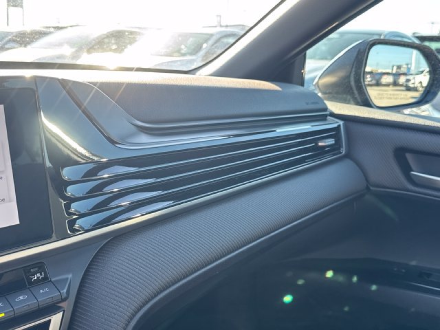 Used 2025 Toyota Camry SE FWD image 38