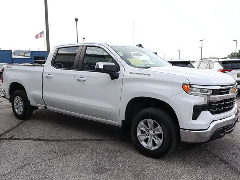 Used 2023 Chevrolet Silverado 1500 LT w/ Protection Package image 3