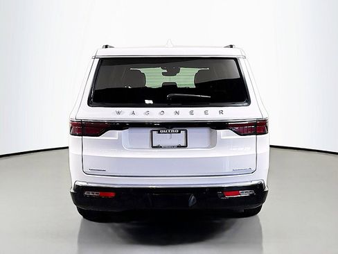 Used 2023 Jeep Wagoneer L Series III w/ Preferred Equipment Group image 6