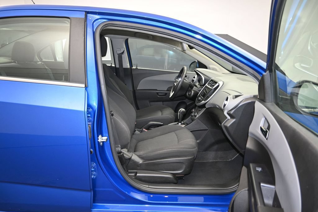 Used 2018 Chevrolet Sonic LT FWD image 25