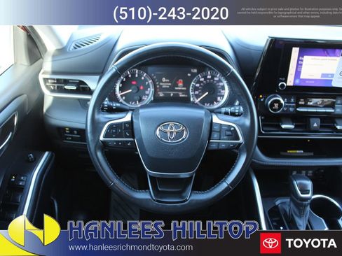 Used 2023 Toyota Highlander XLE image 17