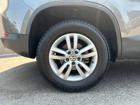 Used 2014 Volkswagen Tiguan S FWD image 4