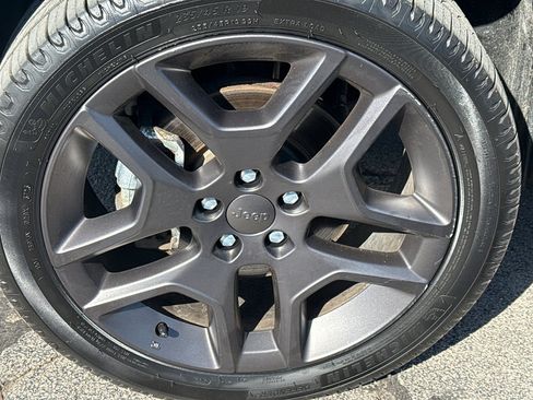 Used 2021 Jeep Renegade Latitude AWD/4WD image 9