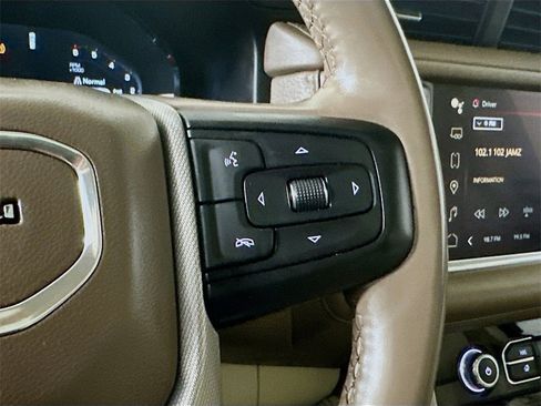 Used 2023 GMC Yukon XL Denali image 26