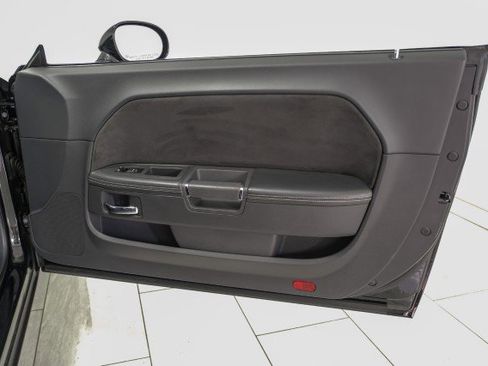 Used 2008 Dodge Challenger SRT8 image 38