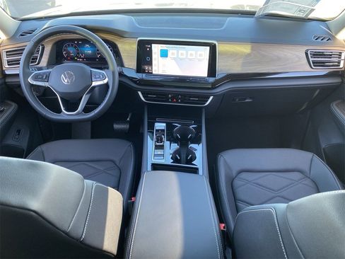 New 2026 Volkswagen Atlas SE image 11