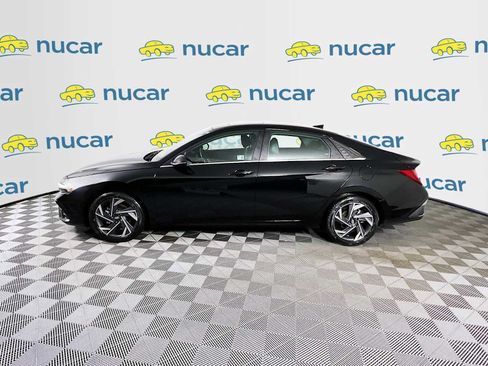 Certified 2025 Hyundai Elantra Limited image 4