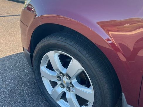 Used 2016 Chevrolet Traverse LT w/ Style and Technology Package FWD image 4