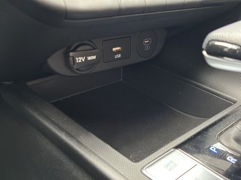 Used 2025 Hyundai Elantra SE FWD image 27