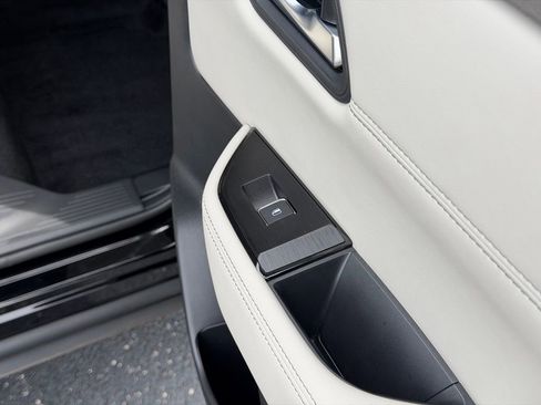 Used 2025 Nissan Rogue SL FWD image 20
