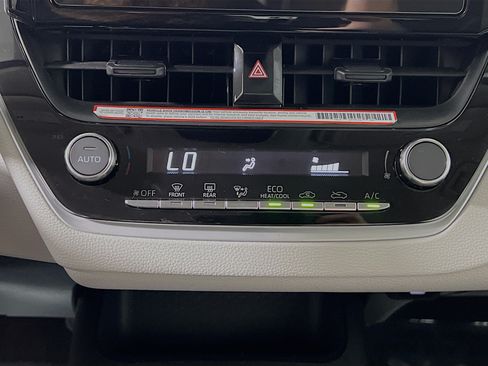 Used 2025 Toyota Corolla LE FWD image 25