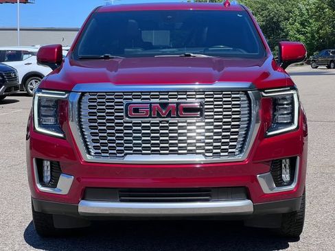 Used 2021 GMC Yukon Denali w/ Denali Premium Package AWD/4WD image 43