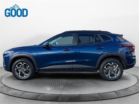 Used 2024 Chevrolet Trax LT w/ Driver Confidence Package image 2