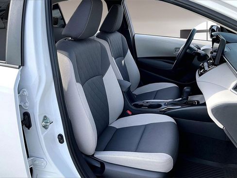 Used 2025 Toyota Corolla LE w/ LE Premium Package image 27