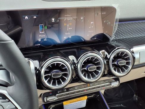 New 2026 Mercedes-Benz GLB 250 image 5