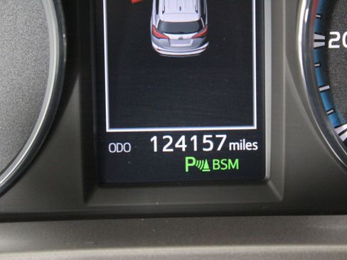 Used 2016 Toyota RAV4 Limited image 19