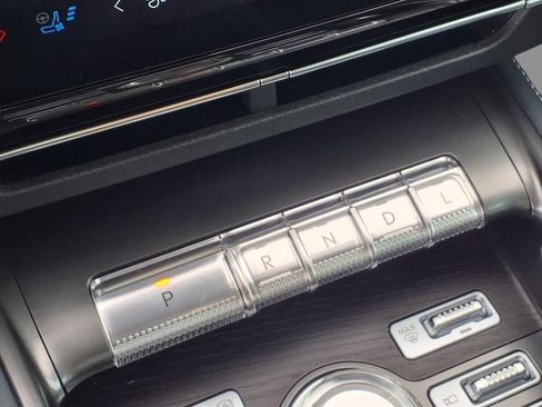 New 2025 Lincoln Nautilus Reserve image 21