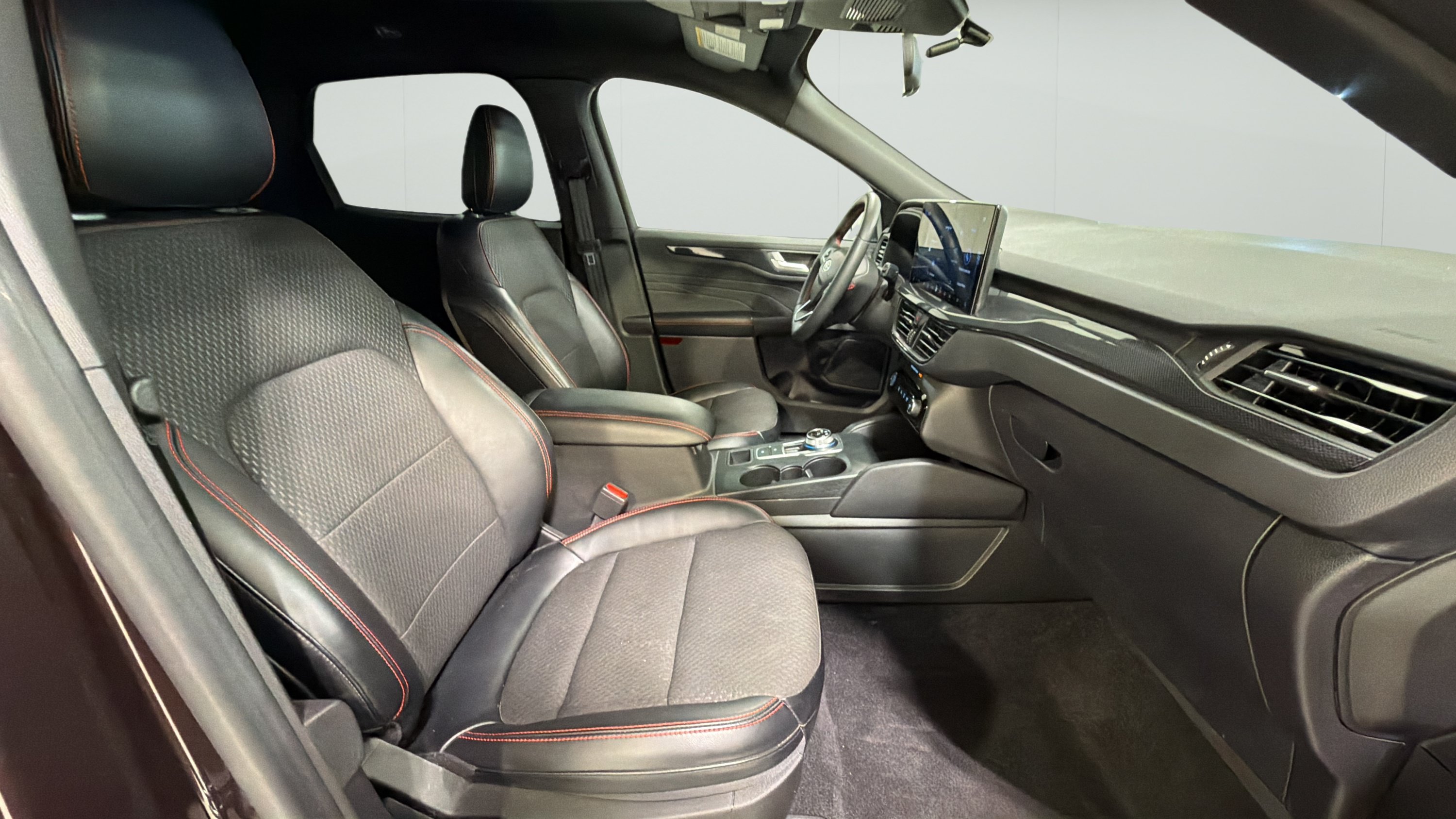 Used 2023 Ford Escape ST-Line w/ Tech Pack #1 FWD image 23