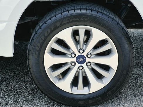 Used 2018 Ford F150 XL w/ Equipment Group 101A Mid RWD image 22