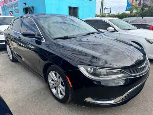 Used 2016 Chrysler 200 Limited w/ Convenience Group image 2