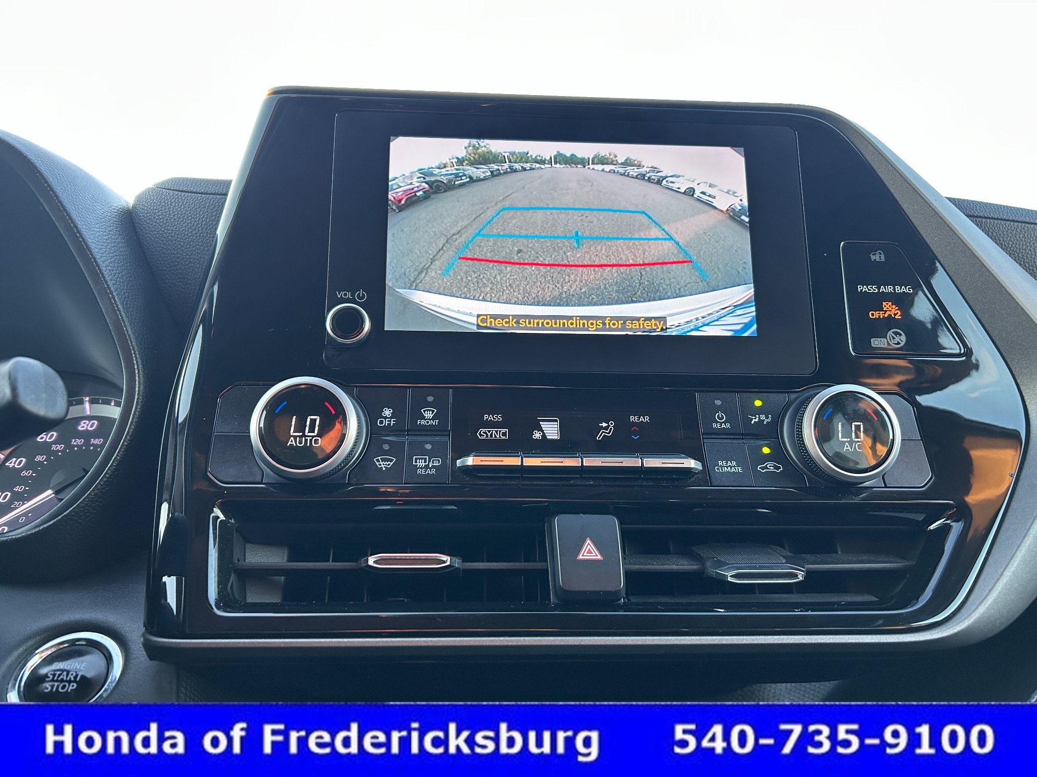 Used 2023 Toyota Highlander LE FWD image 22
