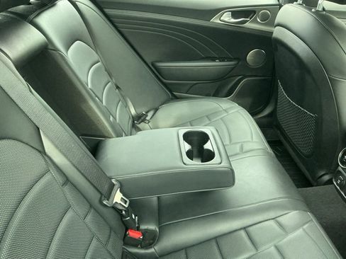 Used 2023 Kia Stinger GT2 image 8