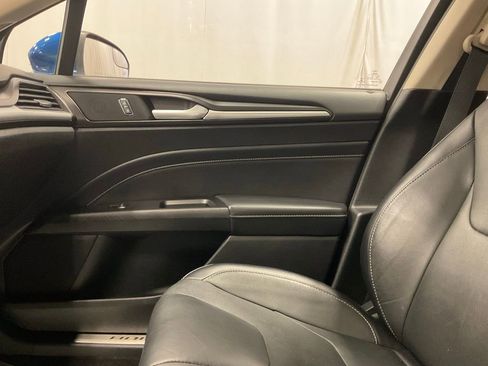 Used 2018 Ford Fusion Titanium image 23