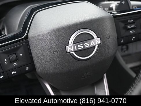 Used 2025 Nissan Rogue SL FWD image 14