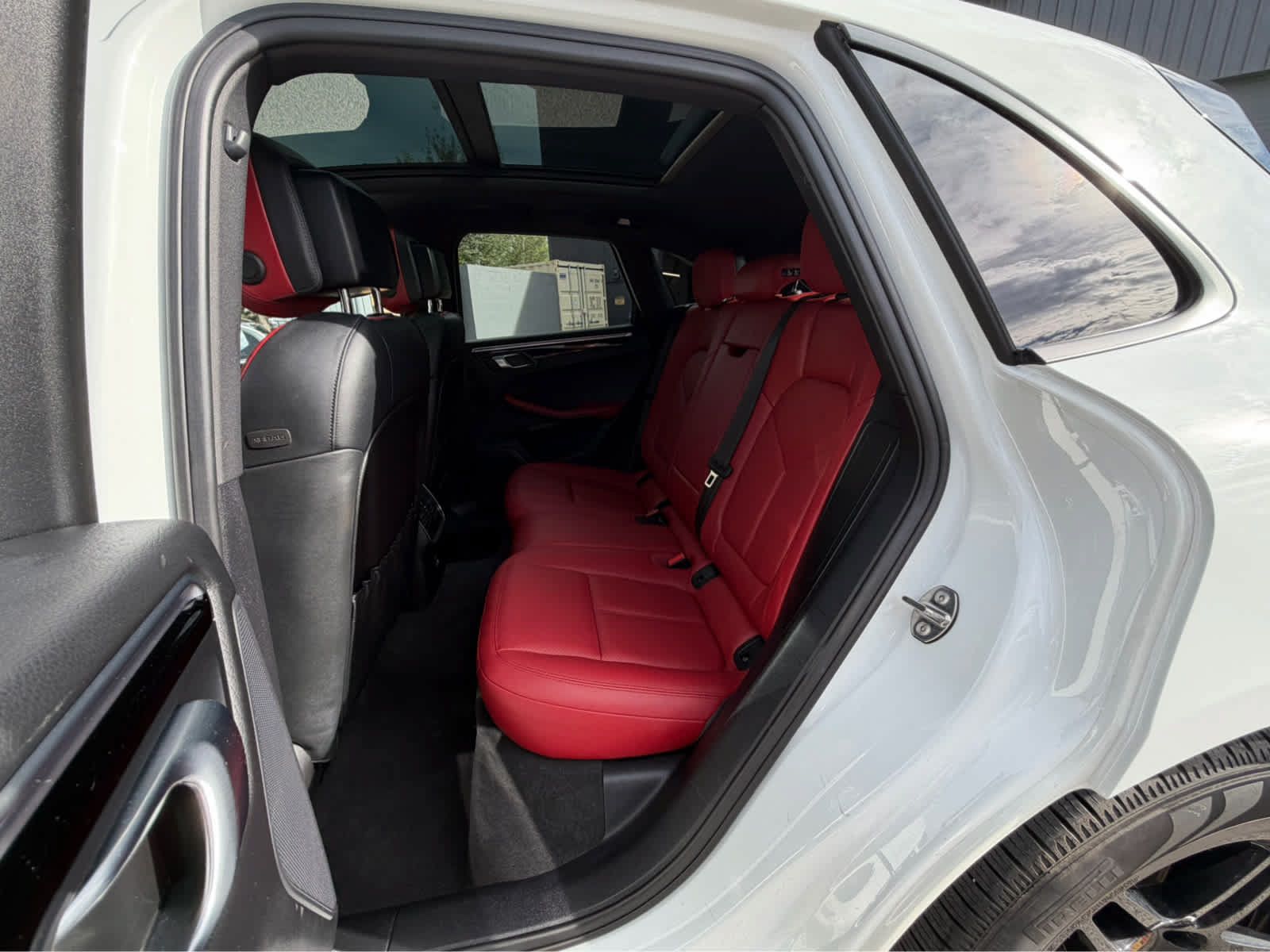 Used 2019 Porsche Macan AWD/4WD image 19