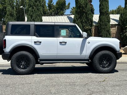 New 2026 Ford Bronco Outer Banks w/ Sasquatch Package