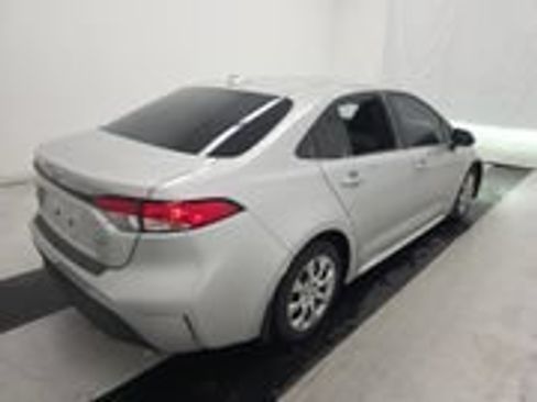 Used 2025 Toyota Corolla LE FWD image 4