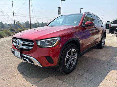 Used 2021 Mercedes-Benz GLC 300 4MATIC image 4