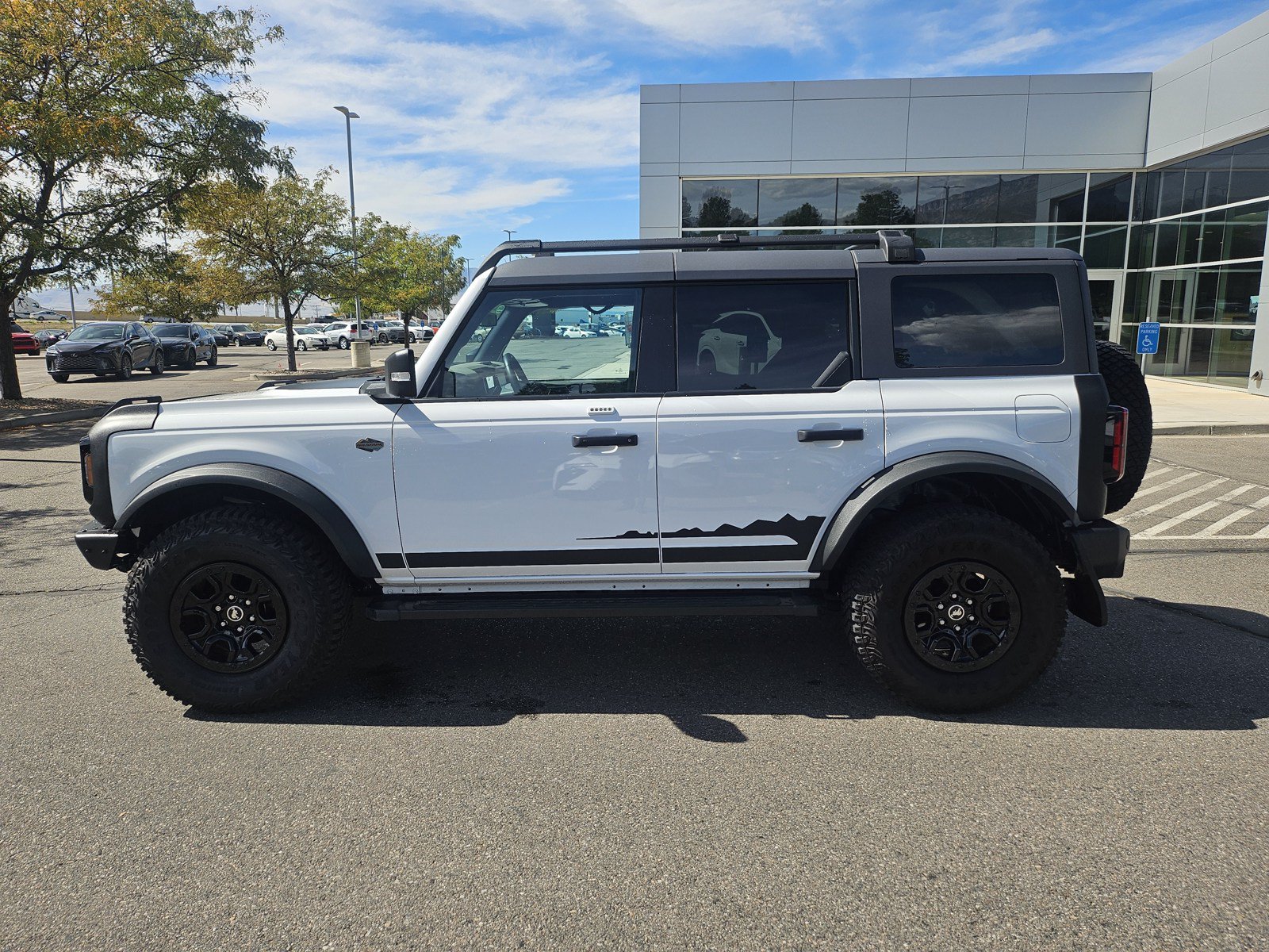 Used 2023 Ford Bronco Wildtrak AWD/4WD image 9