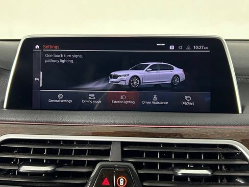 Used 2022 BMW 750i xDrive AWD/4WD image 22