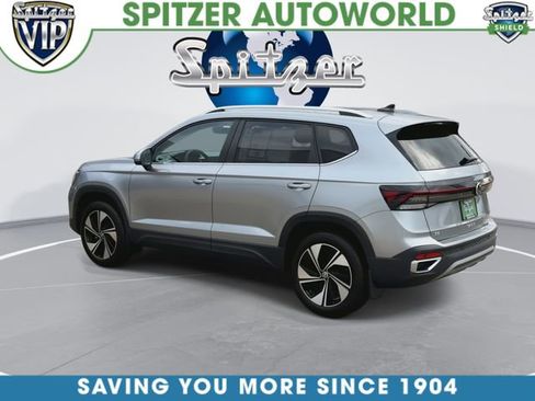 Used 2025 Volkswagen Taos SE AWD/4WD image 7