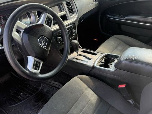 Used 2011 Dodge Charger SE image 2