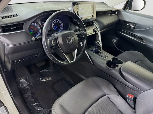 Used 2021 Toyota Venza LE AWD/4WD image 23