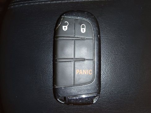 Used 2024 Jeep Compass Latitude image 32