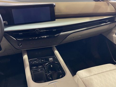 Used 2025 Nissan Murano Platinum w/ Cargo Package image 51