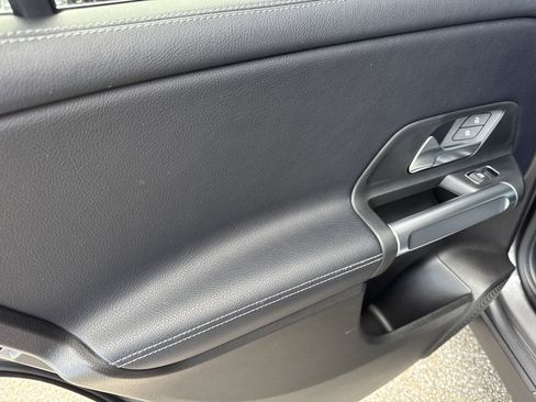 Certified 2020 Mercedes-Benz GLB 250 4MATIC image 11