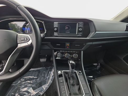 Used 2023 Volkswagen Jetta SE w/ Panoramic Sunroof Package FWD image 20