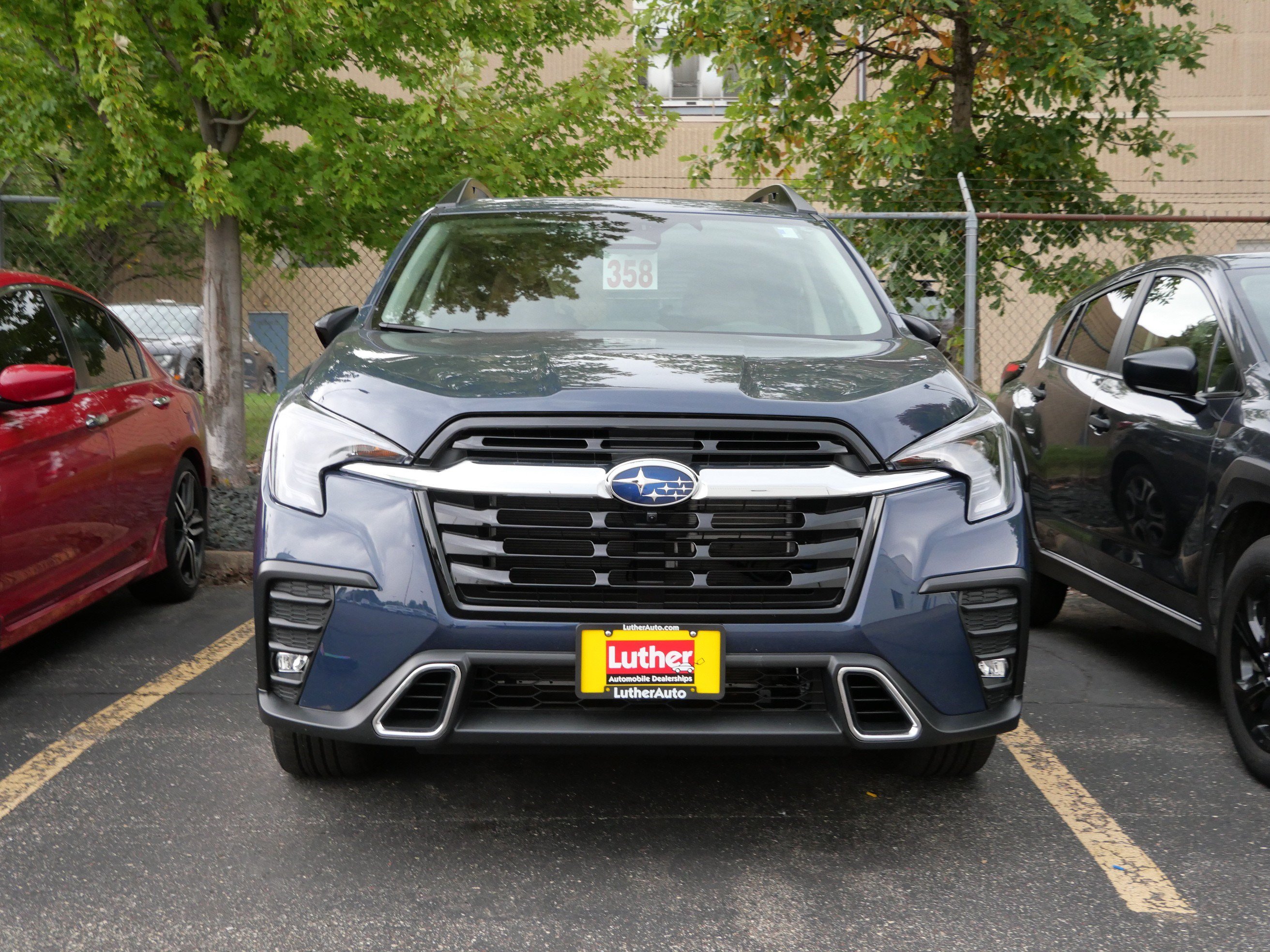 Used 2025 Subaru Ascent Touring w/ Popular Package #2 AWD/4WD image 2