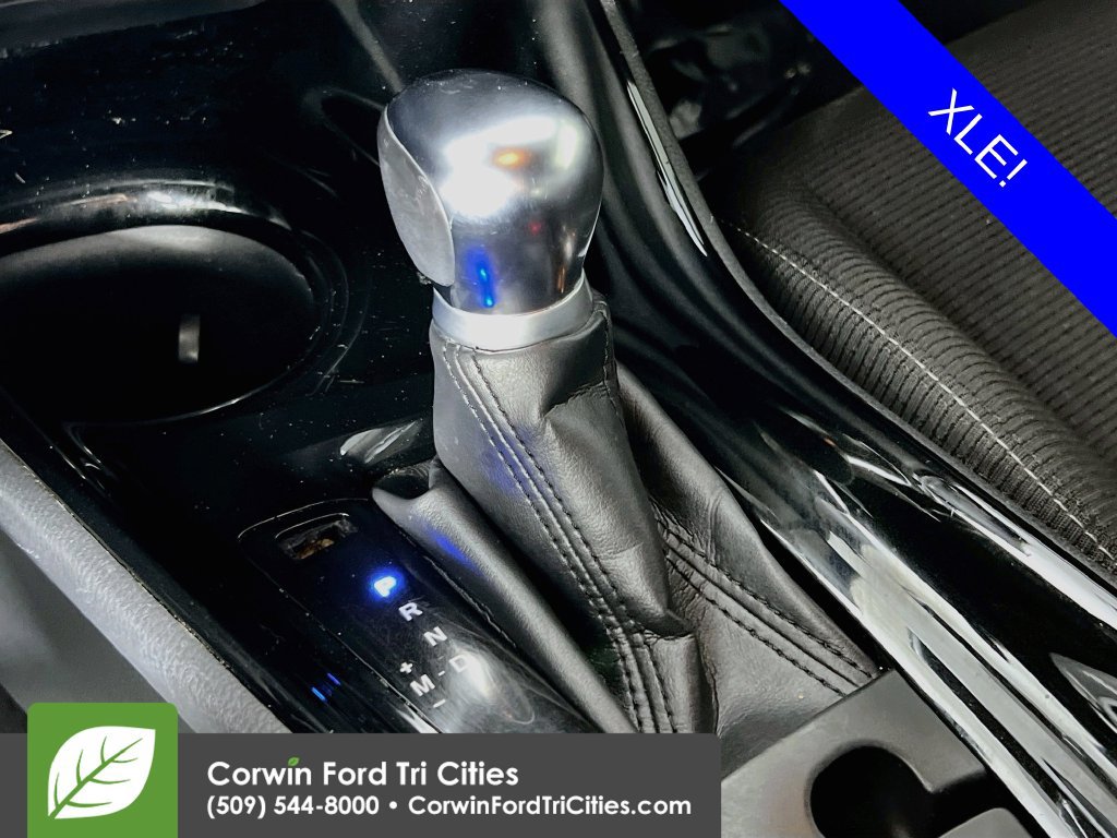 Used 2019 Toyota C-HR XLE FWD image 9