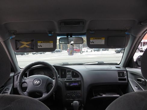 Used 2005 Hyundai Elantra GLS image 12