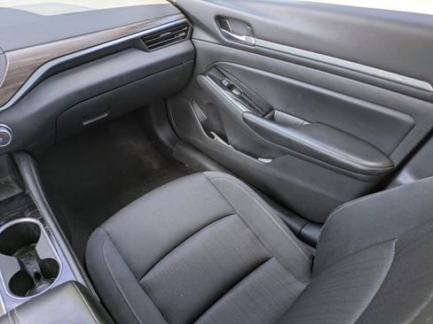Used 2023 Nissan Altima 2.5 SV FWD image 21