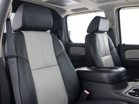 Used 2007 Chevrolet Avalanche LT w/ LT Preferred Equipment Group AWD/4WD image 32