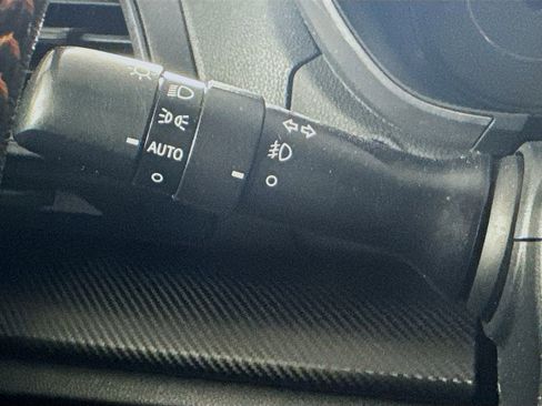 Used 2020 Subaru Crosstrek 2.0i Premium AWD/4WD image 12